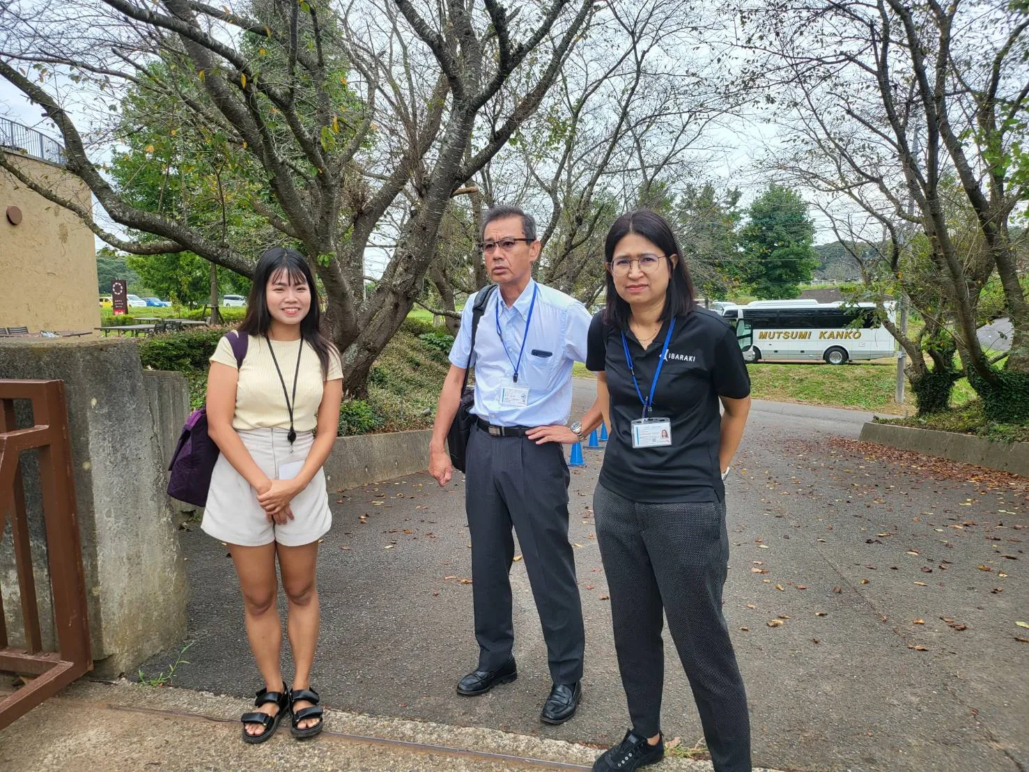 1c5a4c_3735d5d03753495b82b09e2b5079cab4mv2_35_11zon